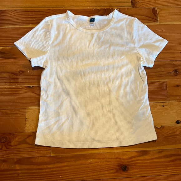 ✨BUNDLE✨ two t-shirts size Medium - Picture 3 of 6